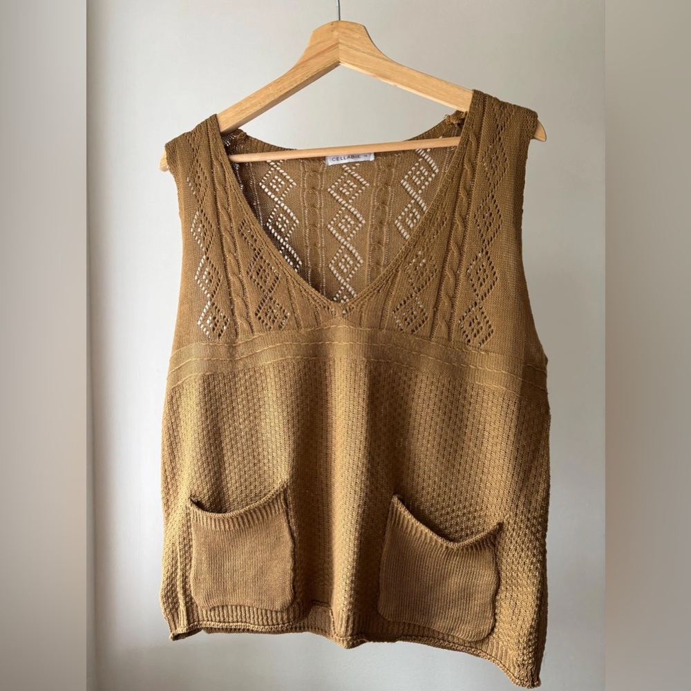 Cellabie Textured Knit V-Neck Tank Top with Pockets - Size L